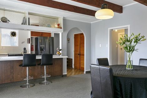 Photo of property in 6 Regents Grove, Richmond Heights, Taupo, 3330