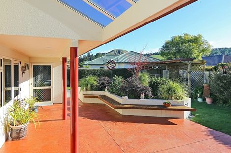 Photo of property in 10 Rutland Place, Taradale, Napier, 4112
