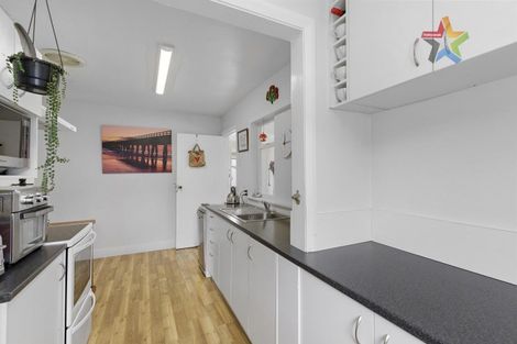 Photo of property in 39 Raukawa Street, Stokes Valley, Lower Hutt, 5019