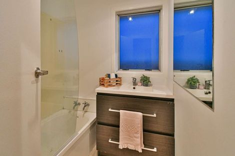 Photo of property in 103 Beaumonts Way, Manurewa, Auckland, 2102