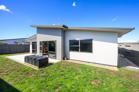 Photo of property in 59 Rosalie Terrace, Kelvin Grove, Palmerston North, 4414