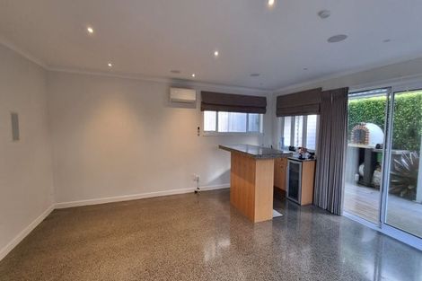 Photo of property in 2/17 Bevyn Street, Castor Bay, Auckland, 0620