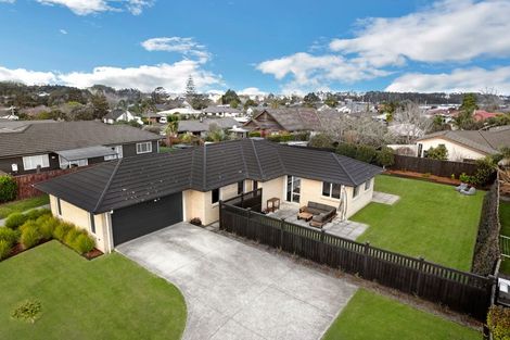 Photo of property in 15 Malbec Place, Huapai, Kumeu, 0810