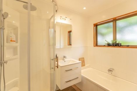 Photo of property in 27 Woolwich Close, Whitby, Porirua, 5024