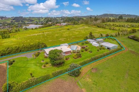 Photo of property in 1003 State Highway 16, Waimauku, 0883