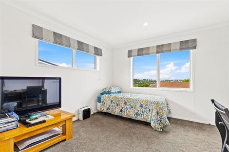 Photo of property in 22a Raelene Place, Massey, Auckland, 0614