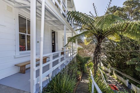 Photo of property in 37 Patanga Crescent, Thorndon, Wellington, 6011