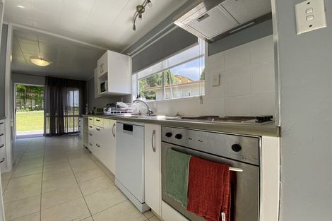 Photo of property in 36 Lavery Place, Sunnynook, Auckland, 0632