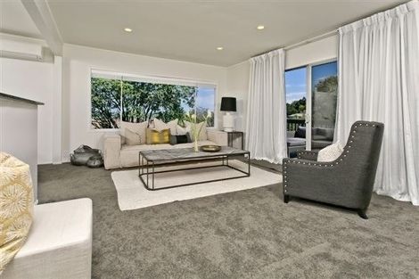 Photo of property in 58 Carlisle Road, Browns Bay, Auckland, 0630