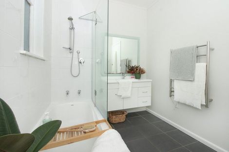 Photo of property in 6 Fox Place, Cloverlea, Palmerston North, 4412