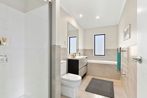 Photo of property in 8 Dragonfly Way, Massey, Auckland, 0614