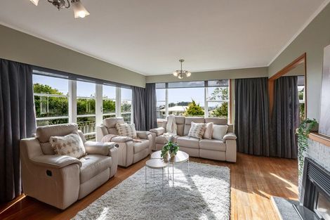 Photo of property in 102 Ruapehu Street, Paraparaumu, 5032