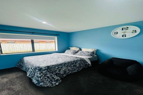 Photo of property in 2 Claywest Place, Glen Eden, Auckland, 0602