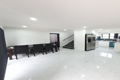 Photo of property in 425d Great South Road, Opaheke, Papakura, 2113