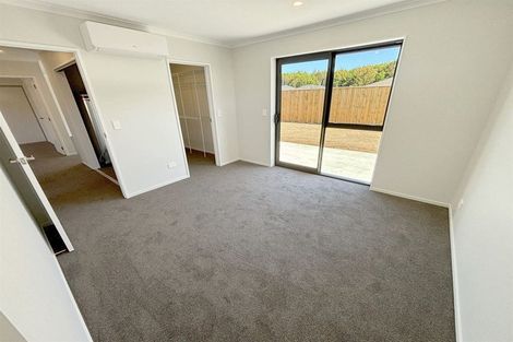 Photo of property in 35 Applegrove Crescent, Belfast, Christchurch, 8051