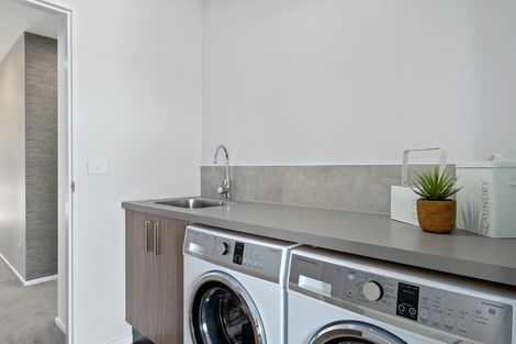 Photo of property in 5 Merivale Avenue, Wanaka, 9305