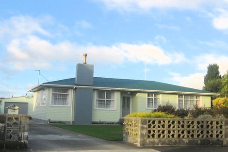 Photo of property in 14 Woburn Place, Takaro, Palmerston North, 4412