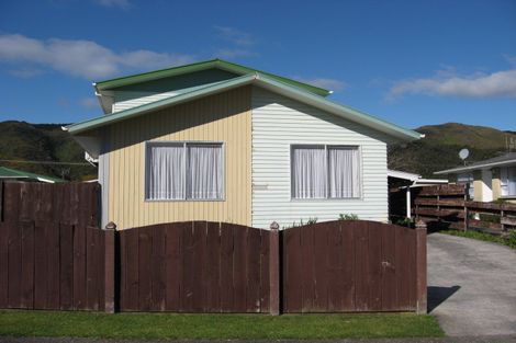 Photo of property in 30 Matthews Road, Wainuiomata, Lower Hutt, 5014