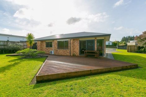 Photo of property in 5 Montrose Place, Highlands Park, New Plymouth, 4312