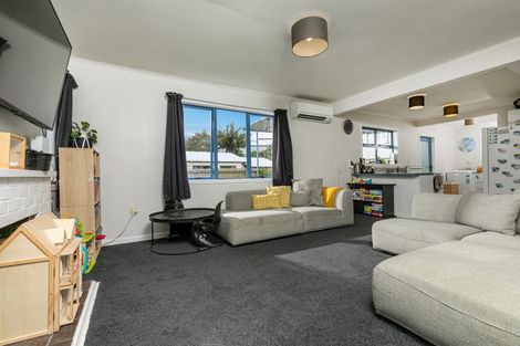 Photo of property in 17 Garelja Road, Henderson, Auckland, 0612