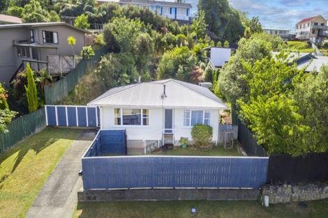 Photo of property in 29 Vista Crescent, Maoribank, Upper Hutt, 5018