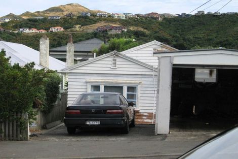 Photo of property in 90 Tiber Street, Island Bay, Wellington, 6023
