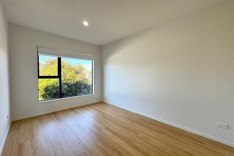 Photo of property in 523f Pakuranga Road, Howick, Auckland, 2010