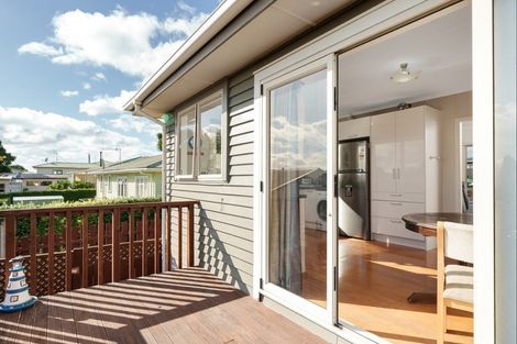Photo of property in 15 Dunlop Road, Te Puke, 3119