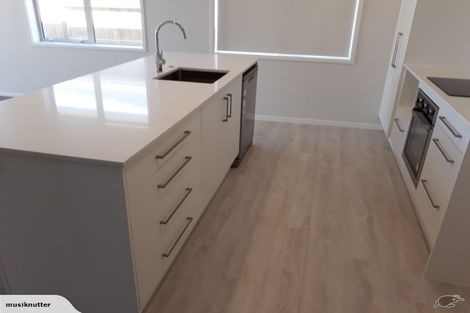 Photo of property in 31 Hills View Drive, Papamoa, 3118