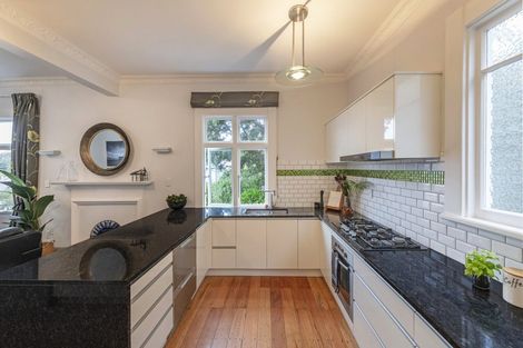 Photo of property in 103 Upland Road, Kelburn, Wellington, 6012