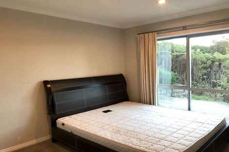 Photo of property in 817a East Coast Road, Northcross, Auckland, 0630