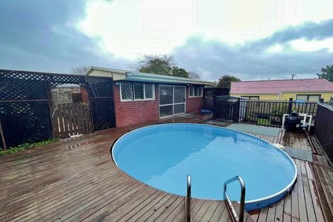 Photo of property in 2 Lendic Avenue, Henderson, Auckland, 0612