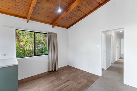 Photo of property in 14 Poneke Drive, Waikanae, 5036