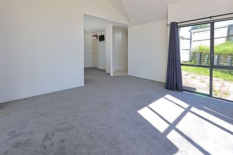 Photo of property in 74 Hetherington Road, Ranui, Auckland, 0612