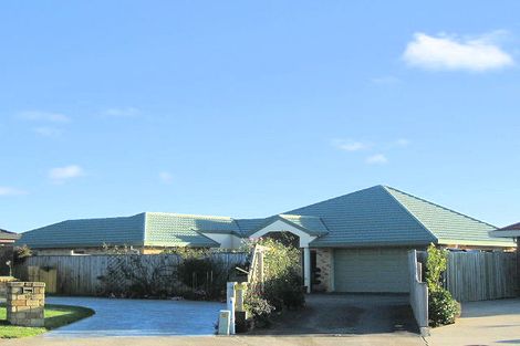 Photo of property in 21 Glen Loch Place, Paraparaumu, 5032
