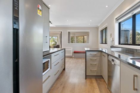 Photo of property in 87 Grand Vue Road, Kawaha Point, Rotorua, 3010