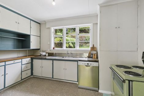 Photo of property in 20 Hinau Street, Tawa, Wellington, 5028