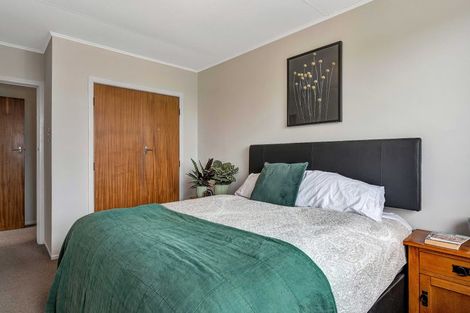 Photo of property in 15b Mayfair Place, Westown, New Plymouth, 4310