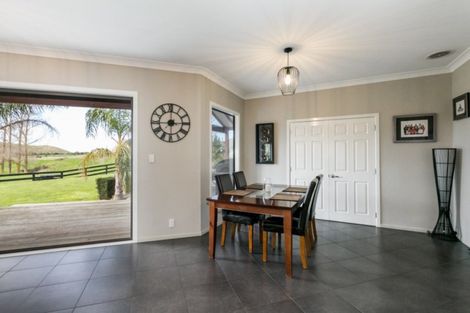 Photo of property in 8 Waipuka Road, Waimarama, Havelock North, 4294