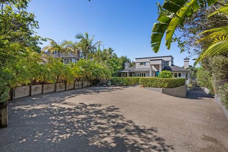Photo of property in 151a Whangaparaoa Road, Red Beach, 0932