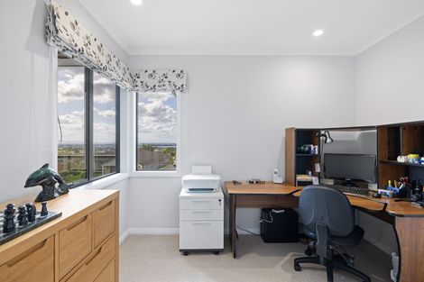 Photo of property in 1 Holcombrooke Lane, Welcome Bay, Tauranga, 3175