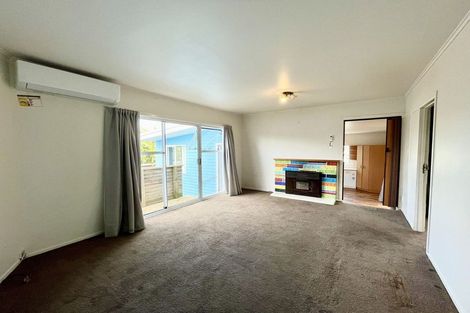 Photo of property in 25 Lendic Avenue, Henderson, Auckland, 0612
