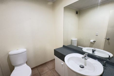 Photo of property in 30 Royal View Road, Te Atatu South, Auckland, 0610