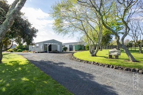 Photo of property in 1224 State Highway 16, Waimauku, 0883