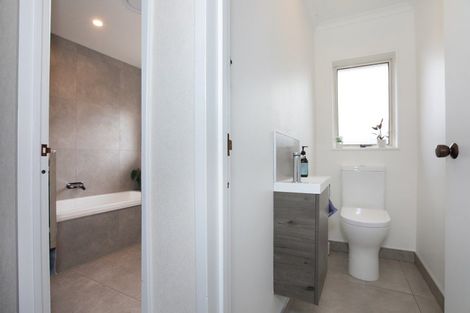 Photo of property in 3 Vista Drive, Feilding, 4702