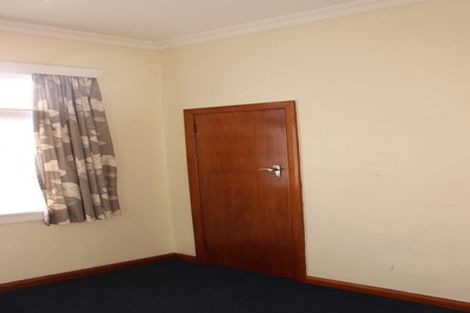 Photo of property in 66 Pahiatua Street, Hokowhitu, Palmerston North, 4410
