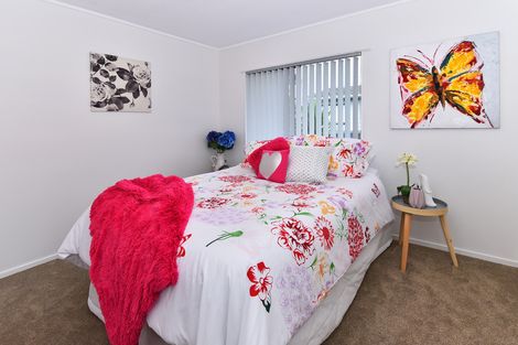 Photo of property in 2/122 Finlayson Avenue, Clendon Park, Auckland, 2103
