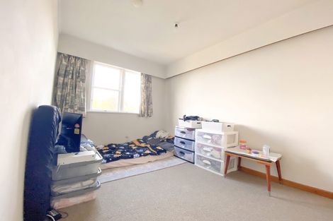 Photo of property in 9 Divich Avenue, Te Atatu South, Auckland, 0610