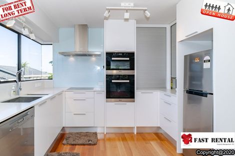 Photo of property in 1/211 Onewa Road, Birkenhead, Auckland, 0626