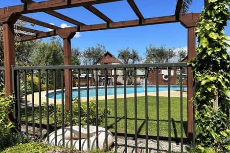 Photo of property in 4/52 Taharoto Road, Takapuna, Auckland, 0622